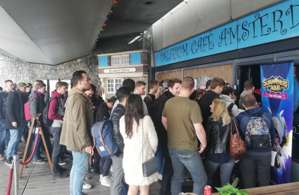 '서머너즈워'는 서구권에서도 폭발적인 인기를 얻고 있다. 사진은 네덜란드 이용자 대상 행사장 전경.