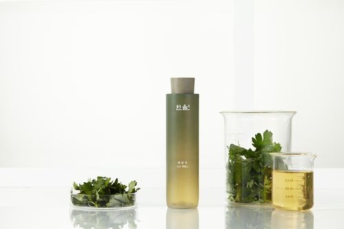 한율, 세살쑥 진정 에센스/사진 제공 = 아모레퍼시픽