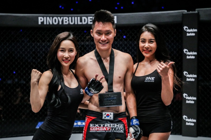 원챔피언십 재기전에서 19초만에 KO 승을 따내며 원챔피언십 전적 2승(2KO) 1패를 기록한 권원일.