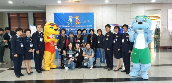 대구 EXCO에서 개최되는 제16회 국제소방안전박람회 방문객을 대상으로 ‘2019광주세계수영선수권대회’ 홍보활동을 벌였다./사진=소방본부