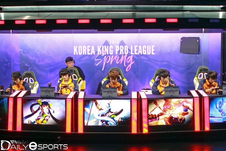 고스트 아울 게이밍.