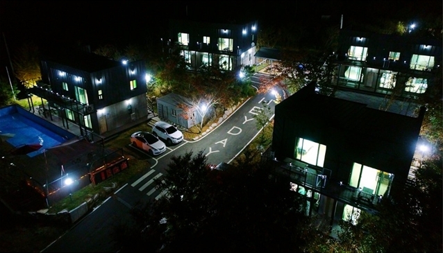 경주 펜션, 모던한 인테리어와 수영장이 있는 펜션 ‘헤이데이하우스’