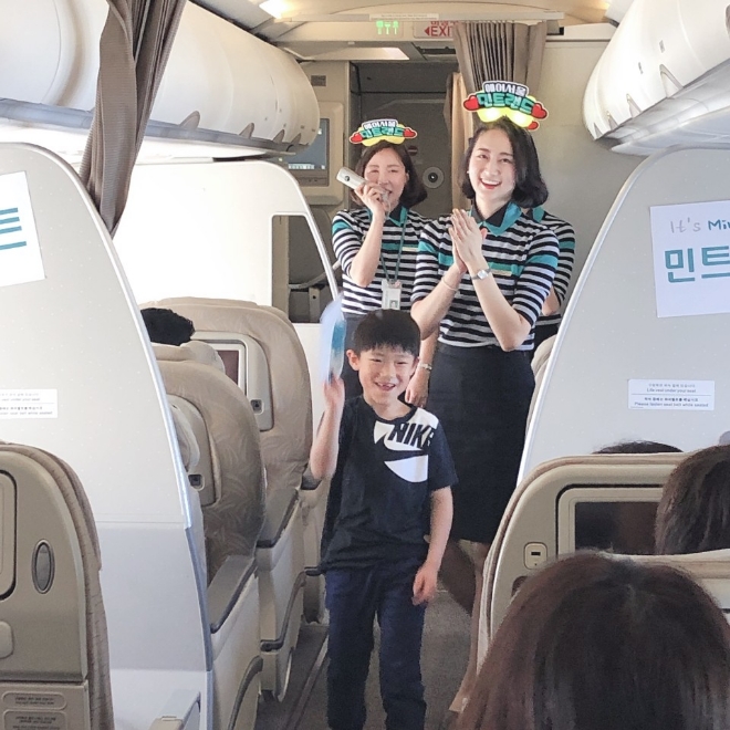 에어서울, 어린이날 맞아 기내 이벤트팀 ‘민트랜드’ 출격