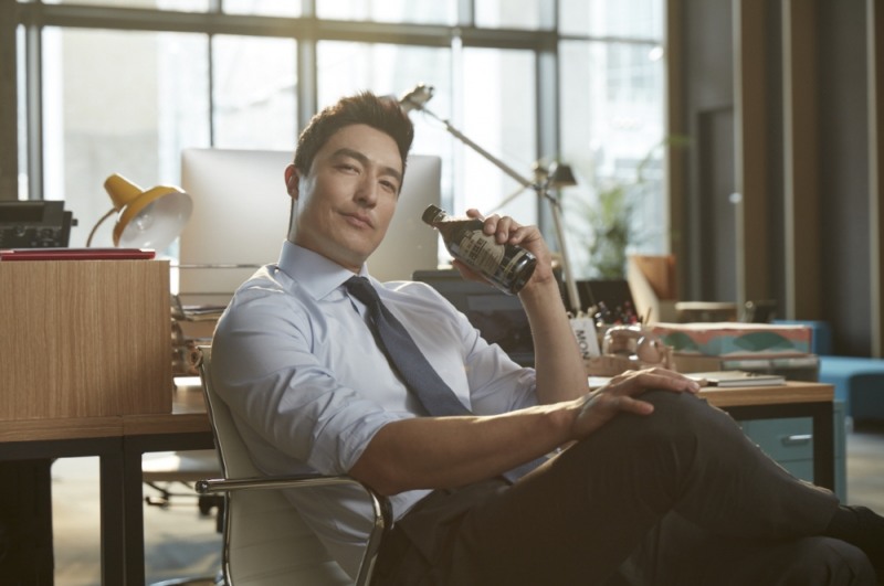 깊은 남성미와 쿨함을 보유한 듀얼매력의 다니엘 헤니 모습. / 사진 제공 =코카-콜라