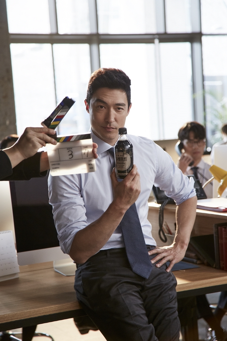 코카-콜라 커피 브랜드 ‘조지아’, 다니엘 헤니 광고 촬영 현장 공개