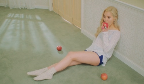 사진=김예림 'Awoo' MV 캡처