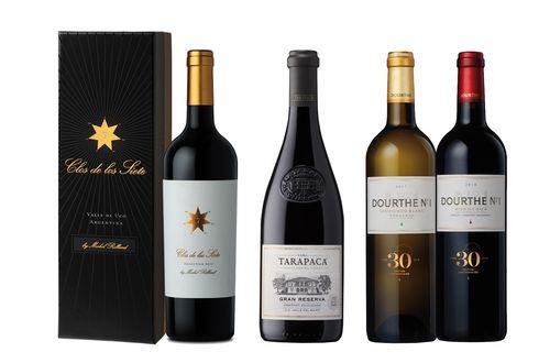 하이트진로는 가정의달을 맞아 와인 3종을 추천했다.(왼쪽부터) 끌로 드 로스 씨에떼, 타라파카 그란레세르바, 두르뜨 뉘메르 엥 30주년 한정판 모습. / 사진 제공 = 하이트진로