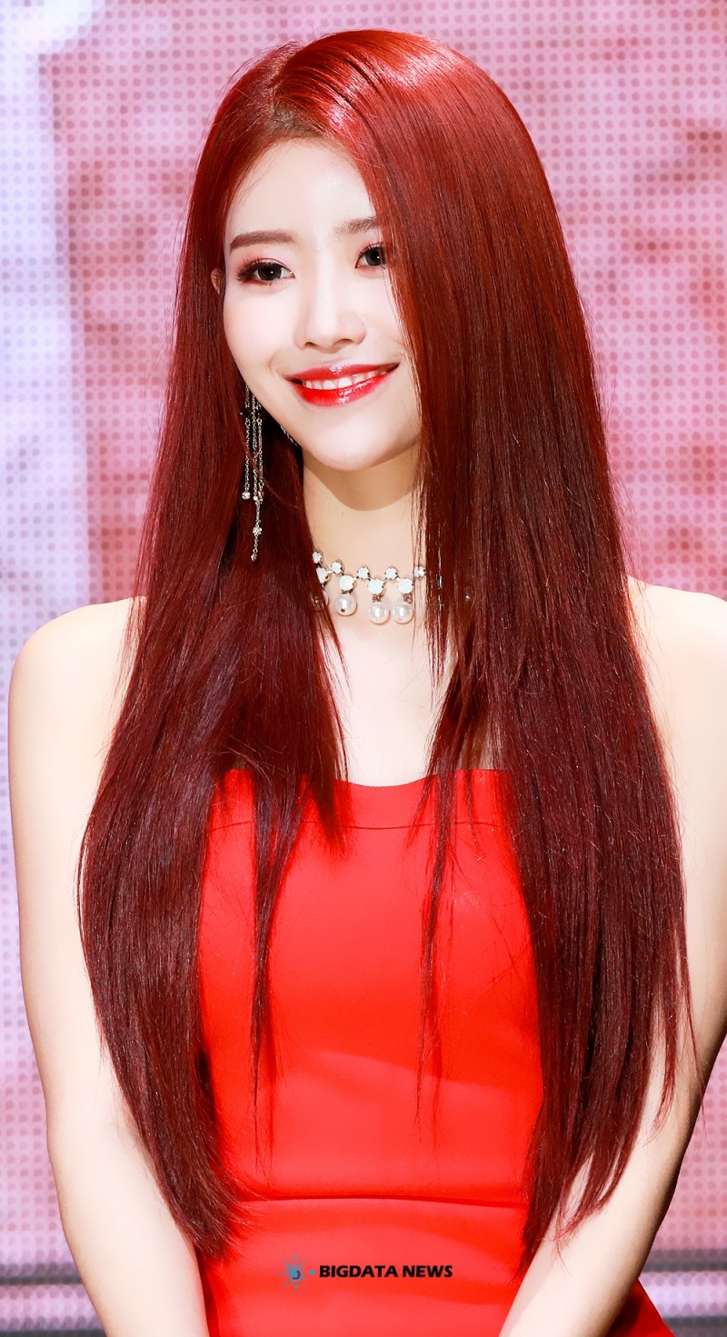 러블리즈 이미주, 여섯 번째 미니 앨범 '원스 어폰 어 타임' 발매 기념 미디어 쇼케이스 현장