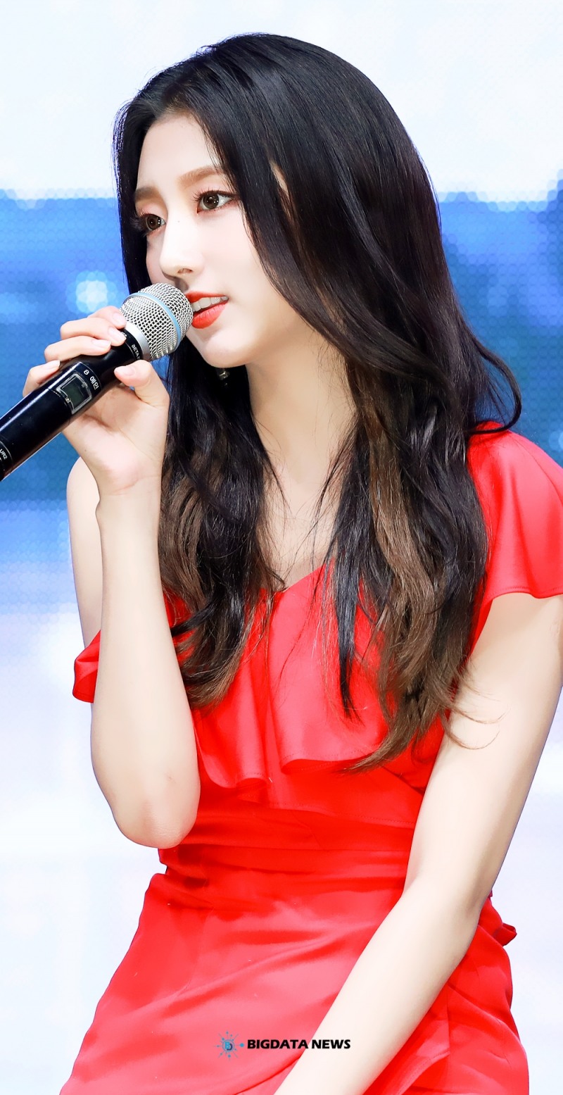 러블리즈 정예인, 여섯 번째 미니 앨범 '원스 어폰 어 타임' 발매 기념 미디어 쇼케이스 현장