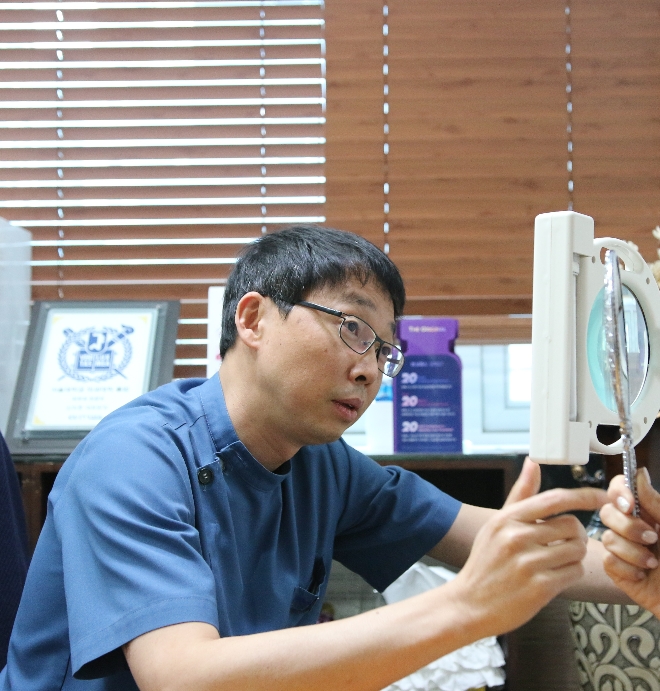 미세먼지에 피지 쌓이는 피부...노화 및 모공관리법은?