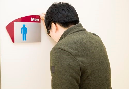 남성의 은밀한 고민 ‘전립선비대증’, 증상과 치료법은?