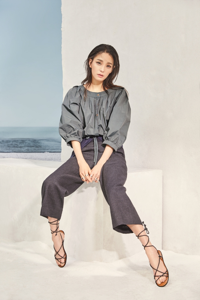 한고은 화보 컷