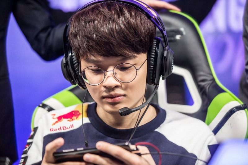 킹존 드래곤X의 미드라이너 '코어' 정용훈.