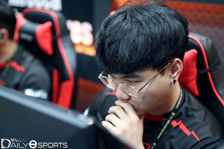 그리핀 블랙의 '오정제' 오정제.