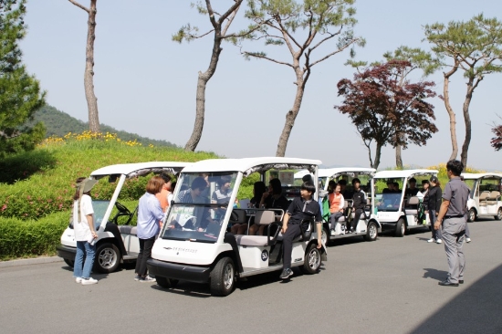 29일 함평월야중학생 30여명을 대상으로 함평엘리체골프장에서 2019년도 자유학기제 진로체험을 성황리에 개최했다./사진=함평군