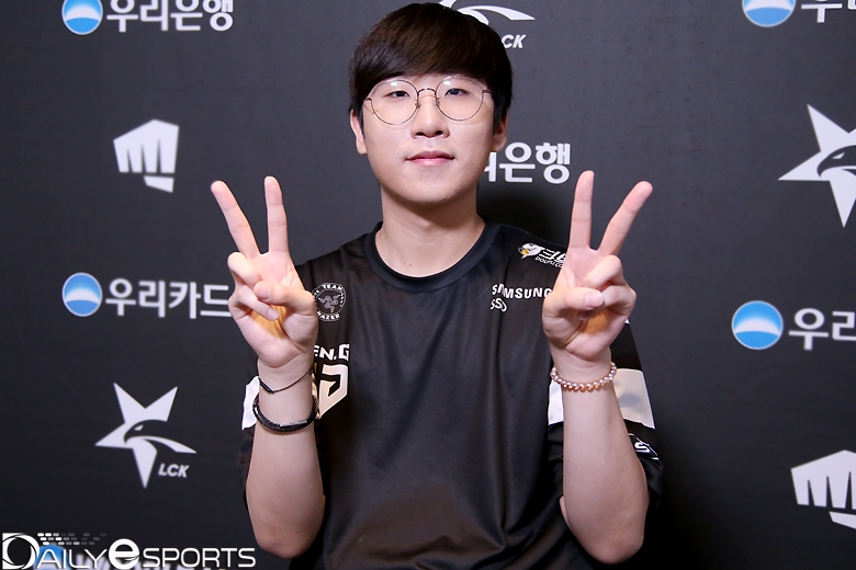 젠지 e스포츠의 원거리 딜러 '룰러' 박재쳑.