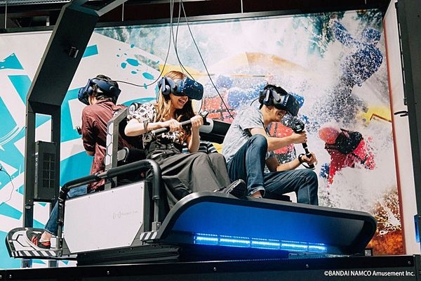 현대IT&E, 래프팅VR/사진출처=현대백화점그룹