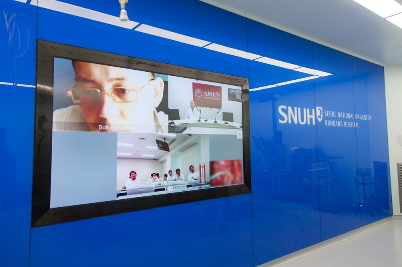 한국 의료진 3D 흉강경 폐암수술, 일본 의료진에 생중계