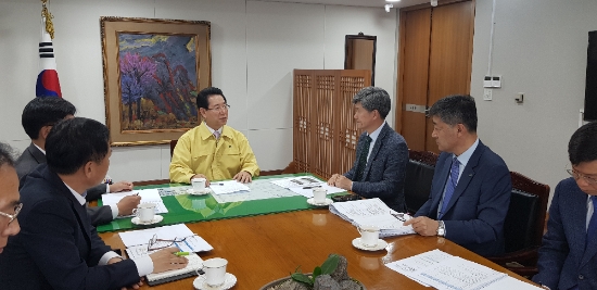김영록 전라남도지사는 한수원 관계자를 지난 3일 불러 대책을 마련할 것을 다시 한 번 촉구했다./사진=전라남도