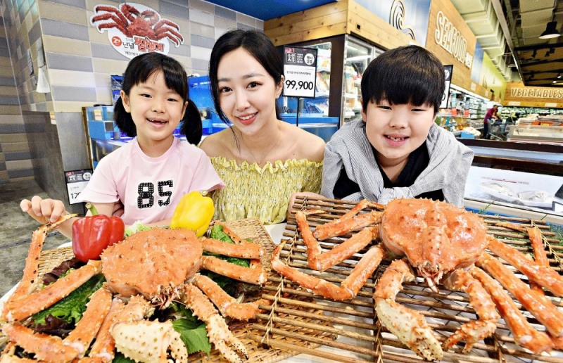 홈플러스, 킹크랩 7천 마리 특가 판매