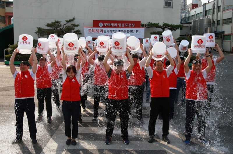 롯데제과 민명기 대표, ‘아이스버킷 챌린지’ 동참