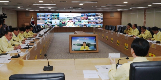 김영록 전남도지사는 10일 시군 부단체장과 방역상황 점검 영상회의를 가졌다./사진=전라남도