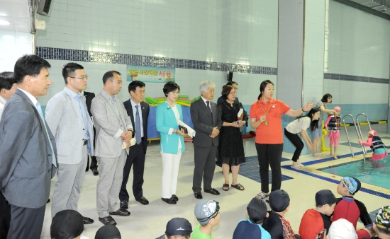 광주광역시의회 교육문화위원회(위원장 김학실)는 제280회 제1차 정례회 기간 중인 11일, 광주학생교육문화회관을 방문해 업무현황을 보고받고 관계자들의 의견을 청취했다./사진=시의회