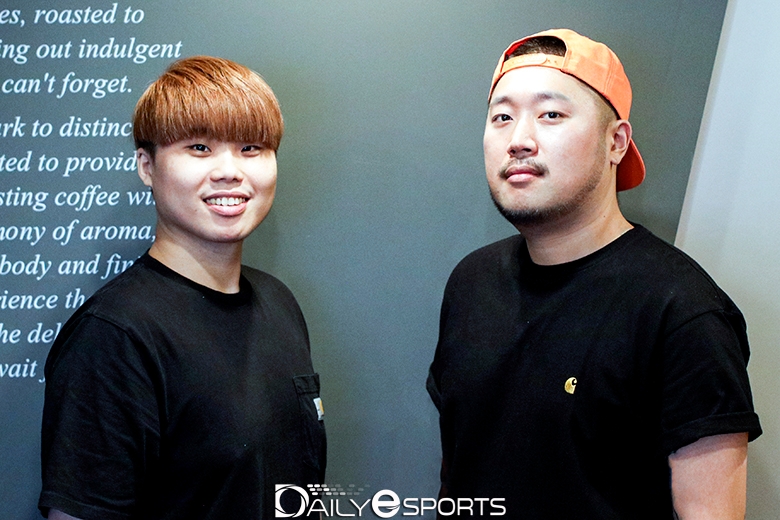 라베가의 '구승찬' 구승찬(왼쪽)과 박영민 코치.