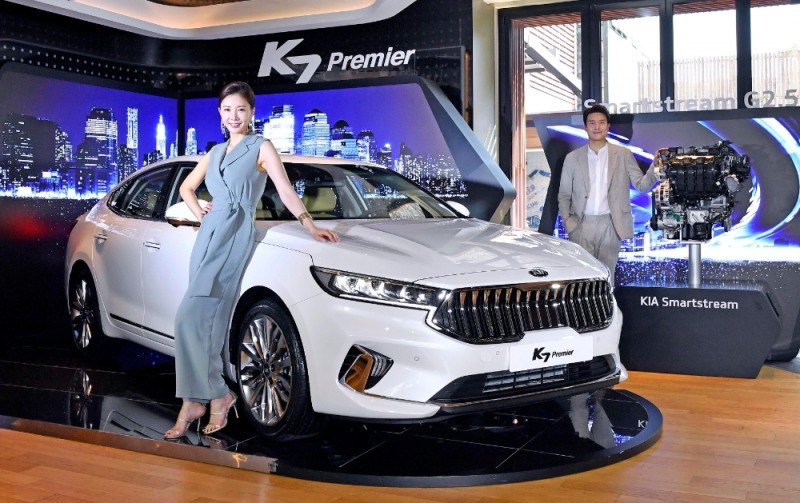 스노우 화이트 펄 색상.