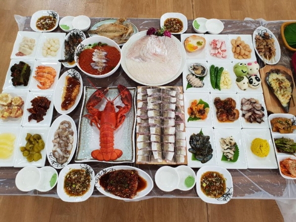 여수 맛집 ‘진남횟집’, 제철 건강식 하모샤브샤브와 물회 제공