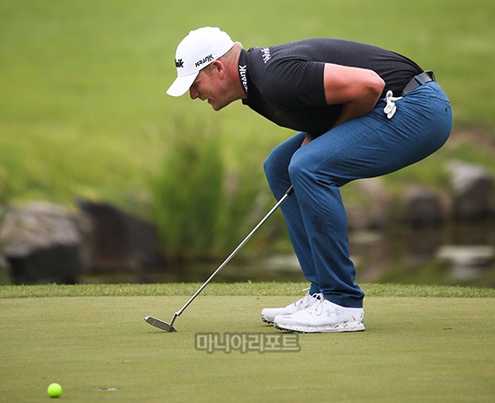 2라운드 합계 31오버파로 대회를 마감한 팀 버크. 사진=김상민 기자.