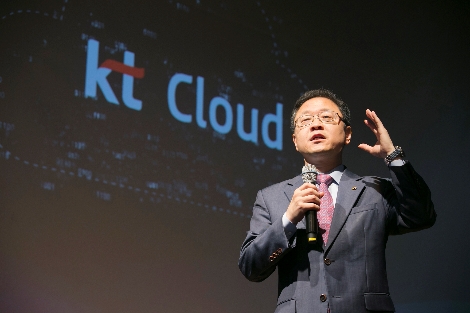 IT 기획실 신수정 부사장이 간담회 발표에 앞서 인사말을 하고 있다. 사진=KT