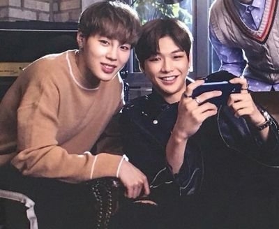 가수 하성운과 강다니엘