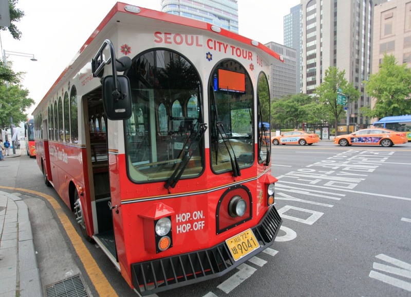 서울시티투어버스, 달리는 레스토랑 국내 최초 도입