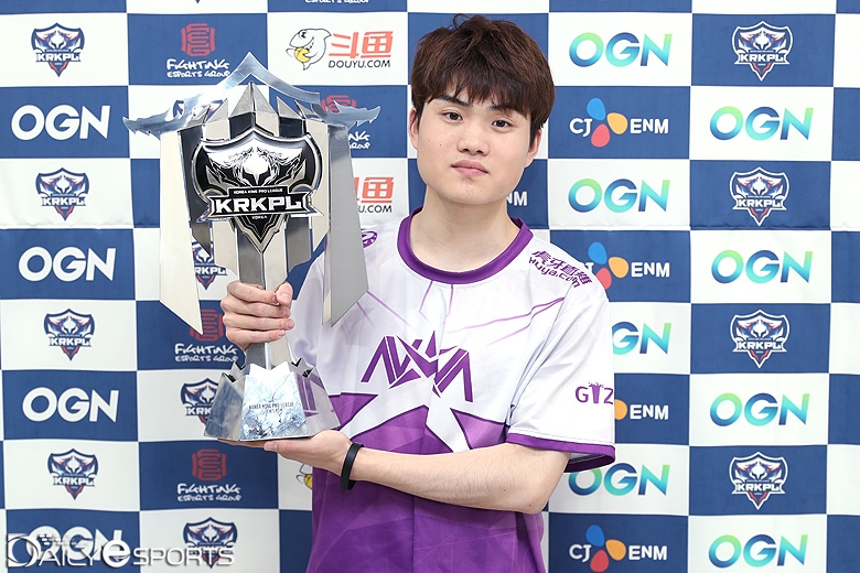 노바 e스포츠의 정글러 'Redeem' 첸카이.