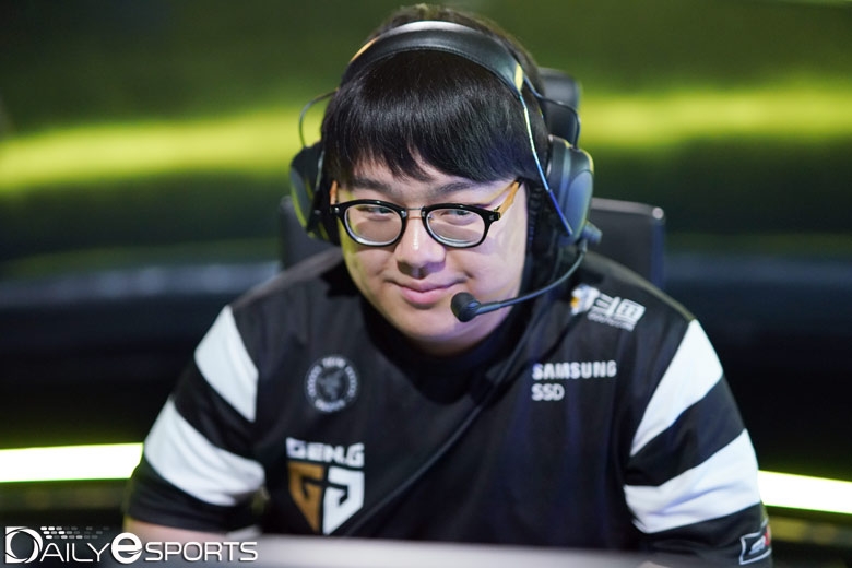 젠지 e스포츠의 톱 라이너 '큐베' 이성진.