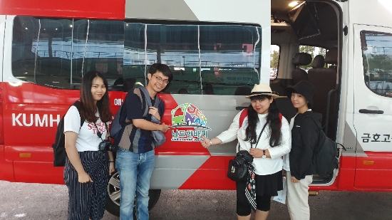 무안국제공항 이용 외국인을 대상으로 한 관광지 광역 순환버스 ‘남도한바퀴’ 특별 여행상품 운영에 들어갔다./사진=전라남도