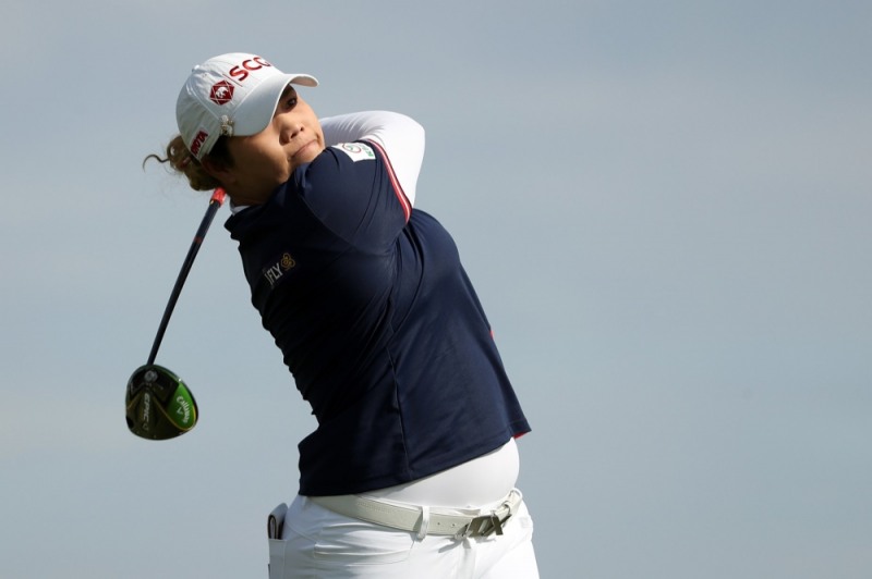 아리야 주타누간이 드라이버를 테스트 했다. 사진 =PGA OF AMERICA.