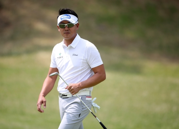 모자 중앙에 박카스 로고를 붙였고, 타이틀리스트 엠배서더다. 사진=김상민기자