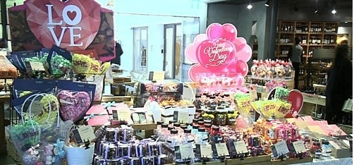 "국민 10명중 8명 밸런타인데이등 기념일 너무 많다"