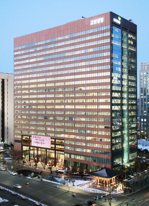 교보생명 본사 야경 / 사진 제공 = 교보생명