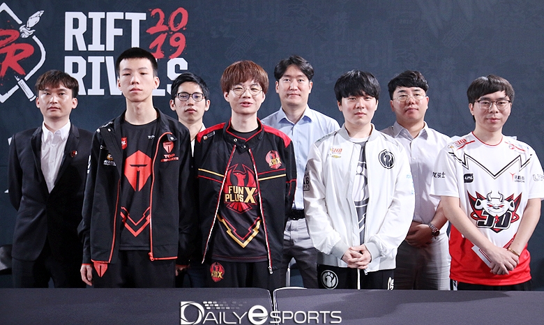 LPL 대표 감독, 선수들.