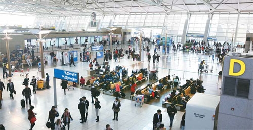 한국인 해외여행에 쓴돈 日·동남아만 늘었다