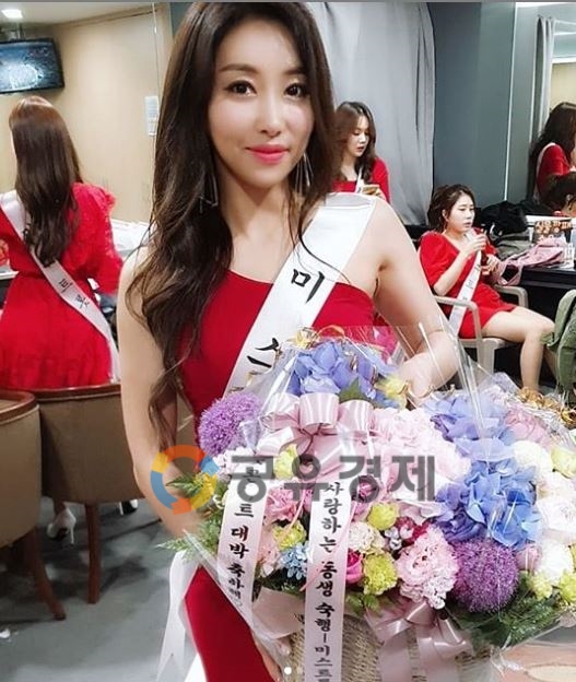 숙행, 강렬한 고혹미...우윳빛 피부까지