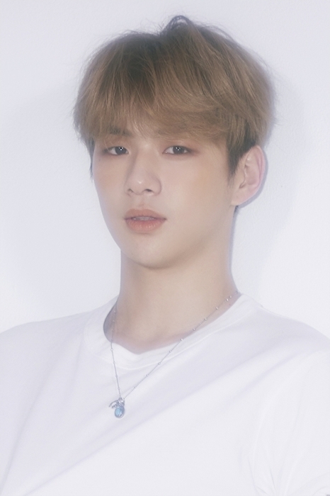 강다니엘, 25일 솔로 데뷔 확정…월드클래스 해외안무가와 안무 작업