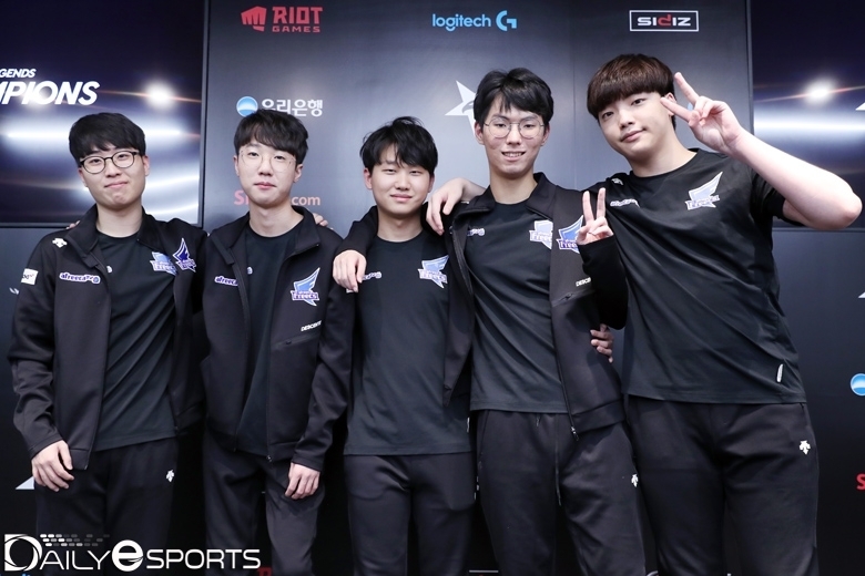 그리핀을 잡아낸 아프리카 프릭스.