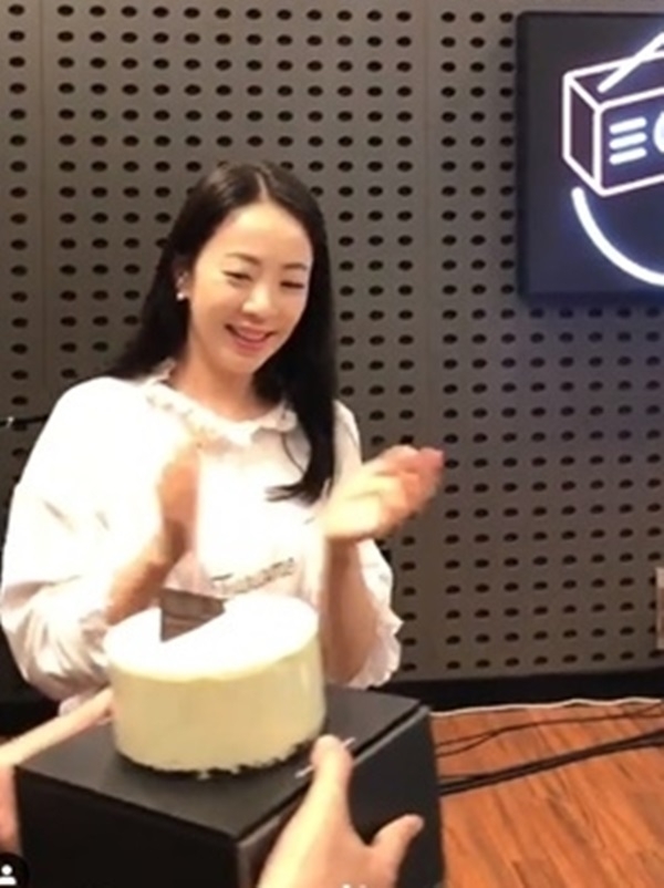 박은영의 fm대행진, 스튜디오 장악하는 비주얼, 넋놓고보게 되네...'4차원 몸동작' 휘둥그레