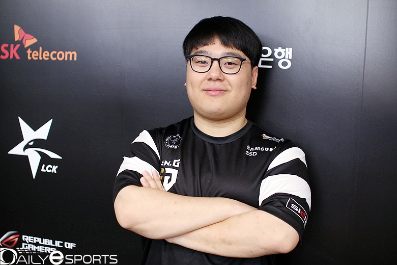 젠지 e스포츠의 톱 라이너 '큐베' 이성진.