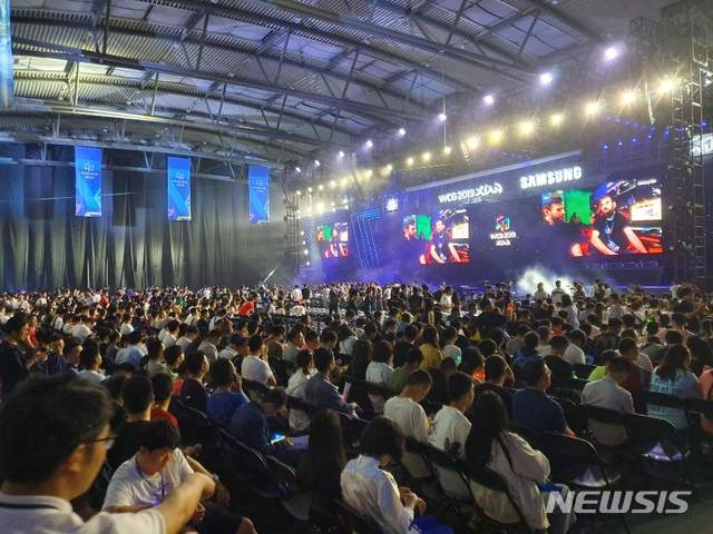 【중국(시안)=뉴시스】18일 중국 시안 취장신구에서 'WCG 2019'가 개막했다. '게임 올림픽'이라 불렸던 글로벌 e스포츠 대회가 6년만에 부활하며 나흘간의 대장정에 돌입했다.