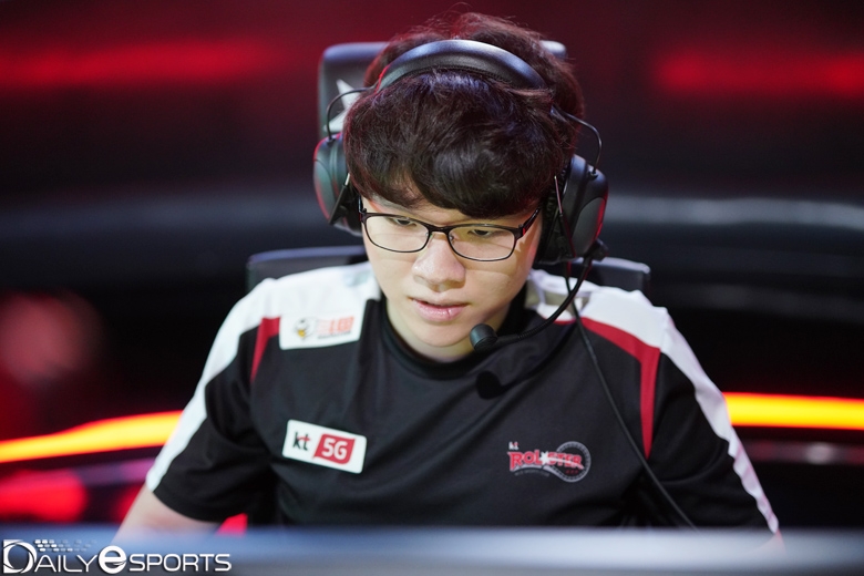 kt 롤스터의 톱 라이너 '킹겐' 황성훈.